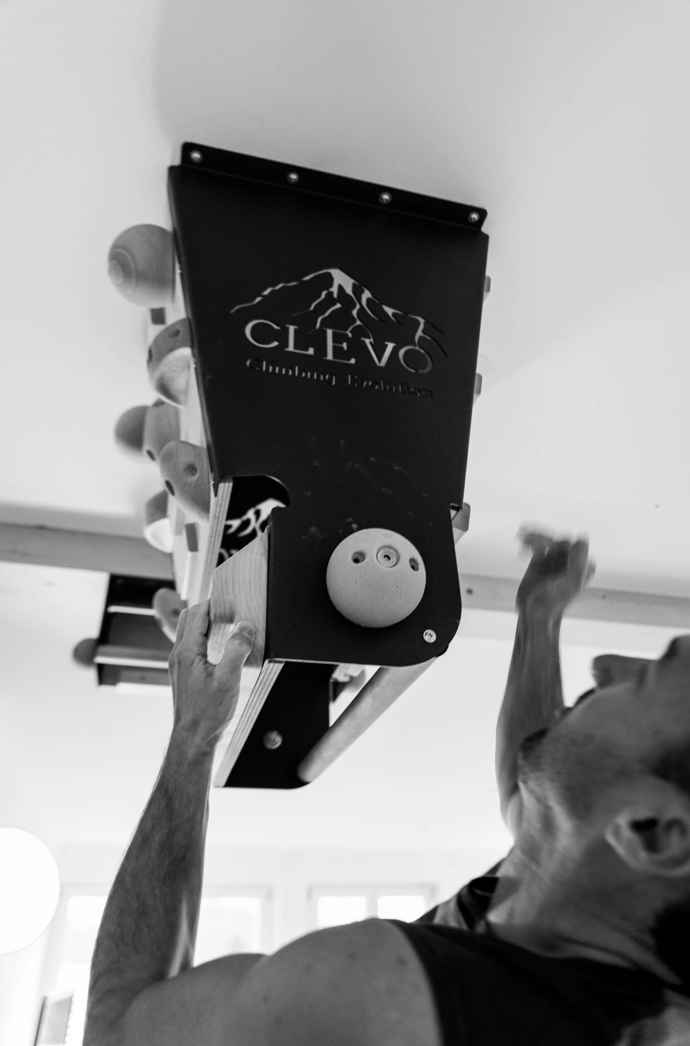 CLEVO XL: Profi Klettermodul für Decke für Campus- und Hangboard, Griffe und Klimmzugstange - Image 8